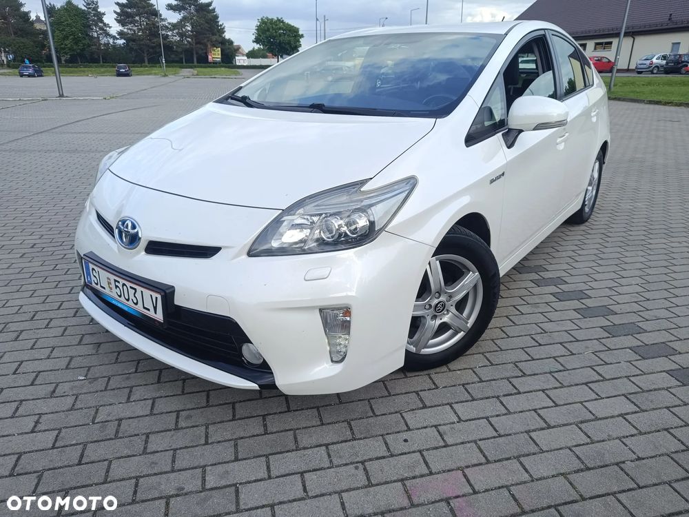 Toyota Prius 1.8 HSD Prestige - 9