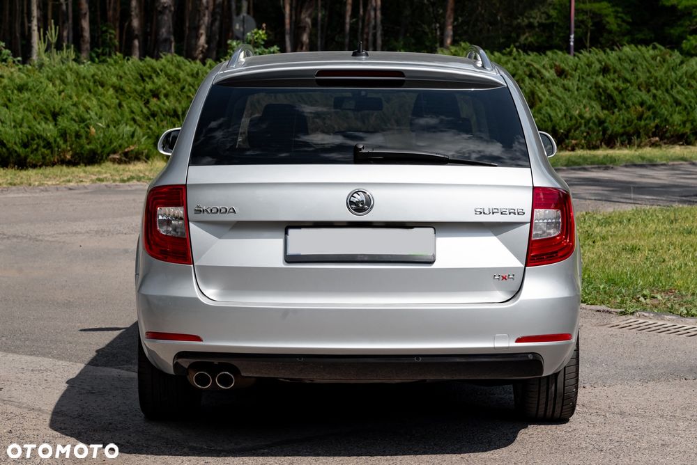 Skoda Superb 2.0 TDI Green tec 4x4 DSG Elegance - 8