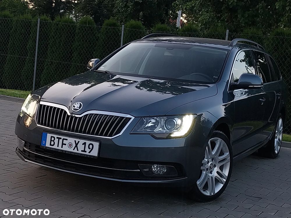 Skoda Superb 2.0 TDI DSG Exclusive - 1