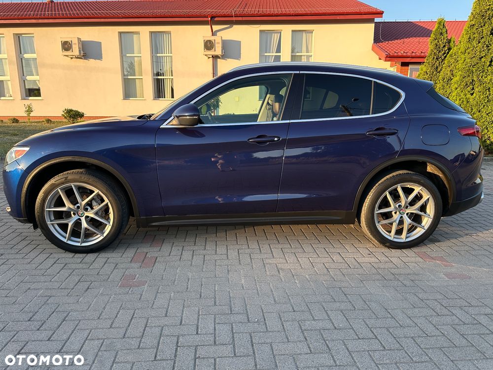 Alfa Romeo Stelvio 2.0 Turbo 16V AT8-Q4 Ti - 4