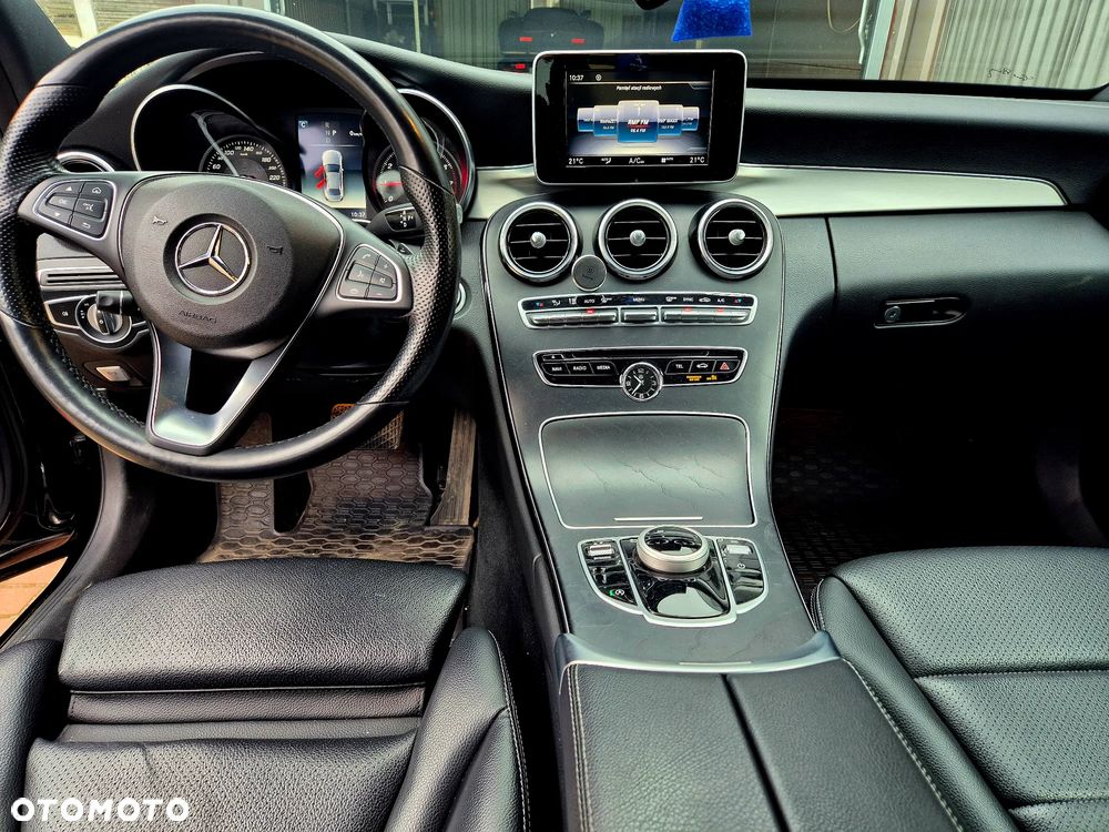 Mercedes-Benz Klasa C 300 9G-TRONIC - 15