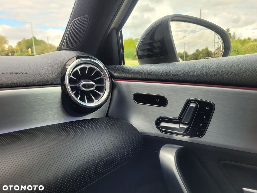 Mercedes-Benz Klasa A 200 7G-DCT AMG Line Advanced Plus - 37