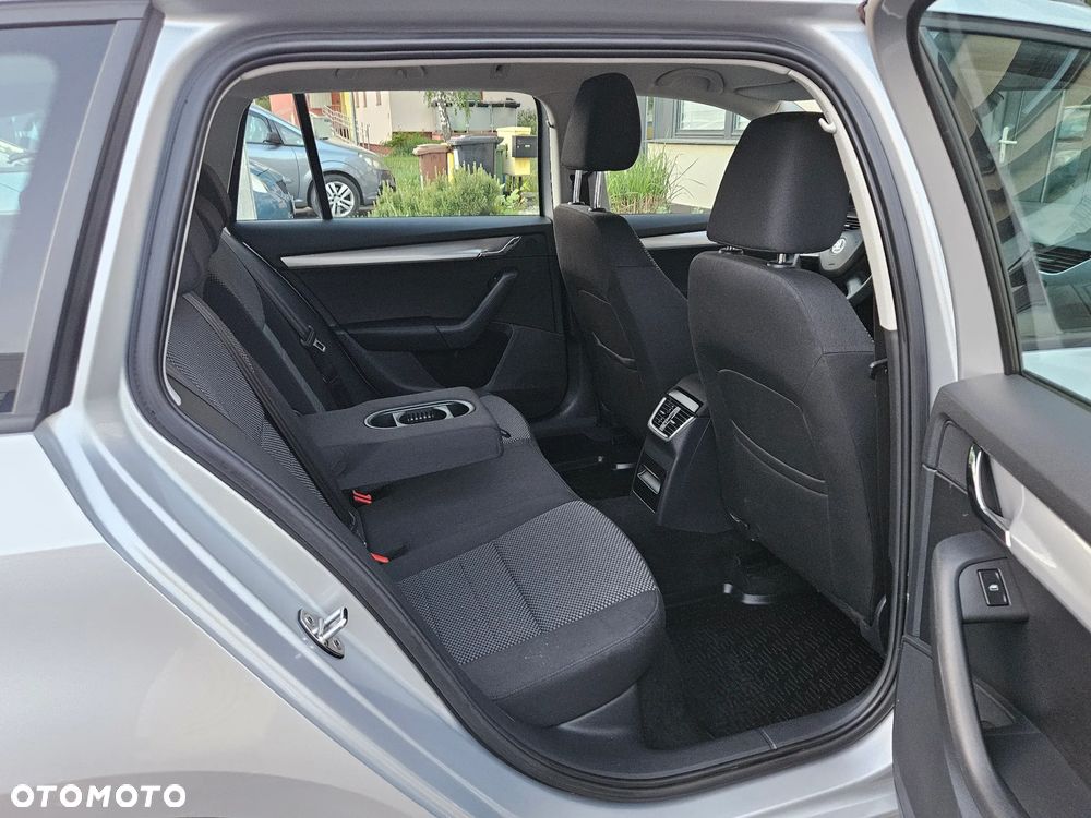 Skoda Octavia 1.6 TDI Edition - 10