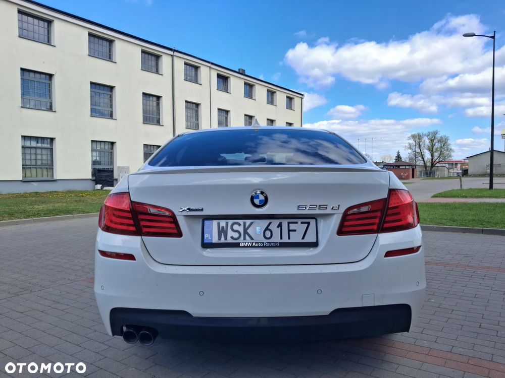 BMW Seria 5 525d xDrive Sport-Aut - 4