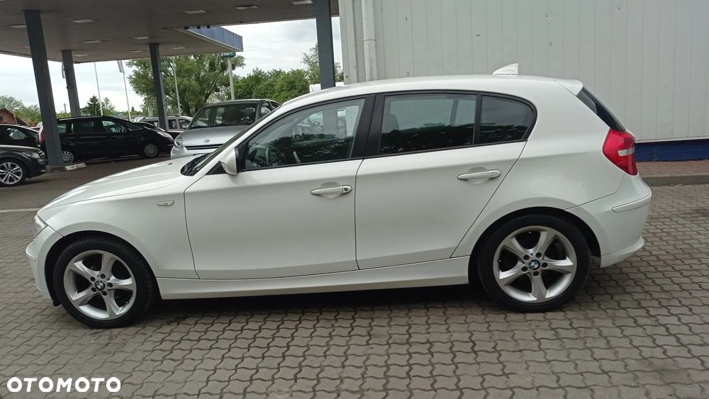 BMW Seria 1 116i - 23