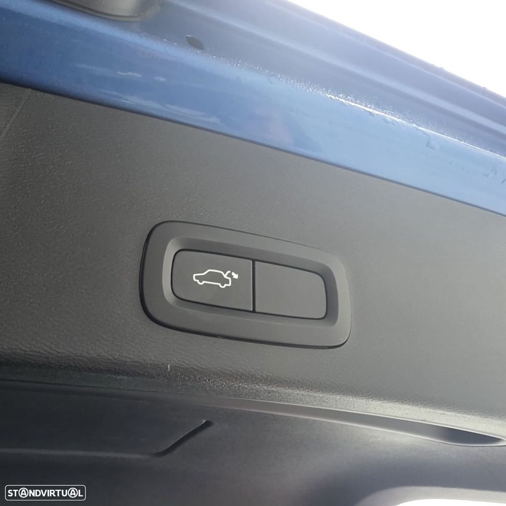 Volvo XC 40 2.0 D3 R-Design Geartronic - 42