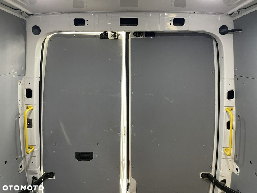Volkswagen Crafter - 15
