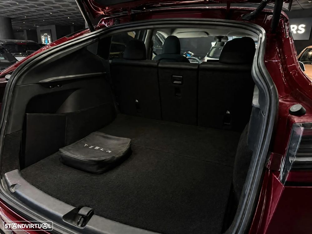 Tesla Model Y Long Range Dual Motor AWD - 8
