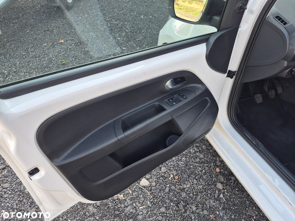 Volkswagen up! 1.0 move CityLine - 11