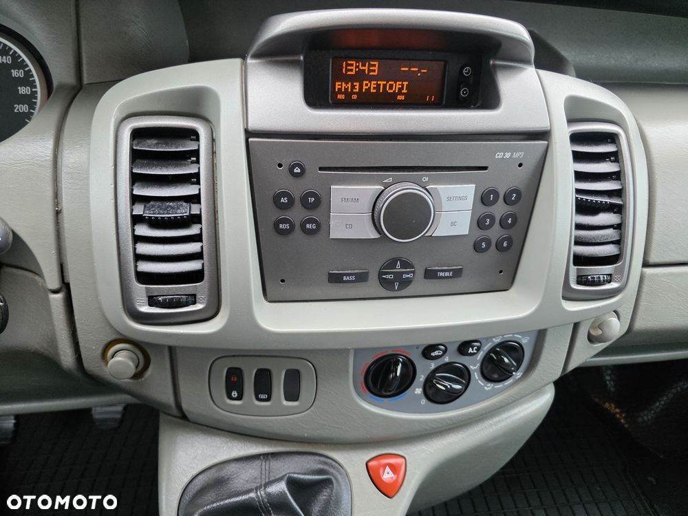 Opel Vivaro - 17