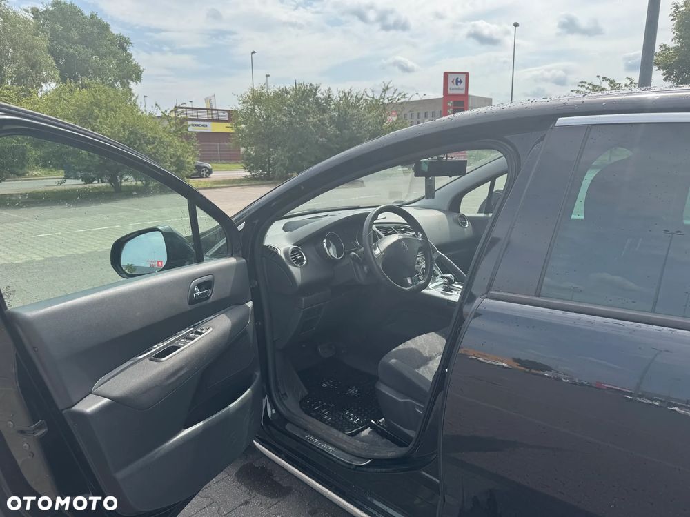 Peugeot 3008 Hybrid4 - 11