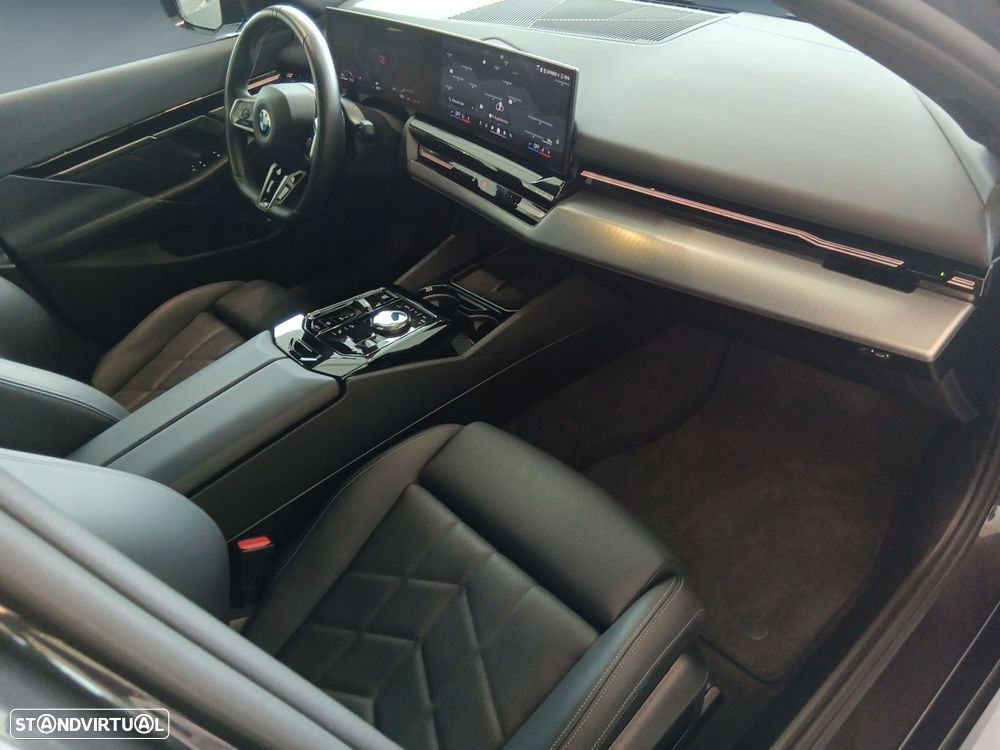 BMW 520 d Pack Desportivo M - 7