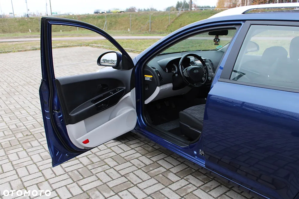 Kia Ceed - 21