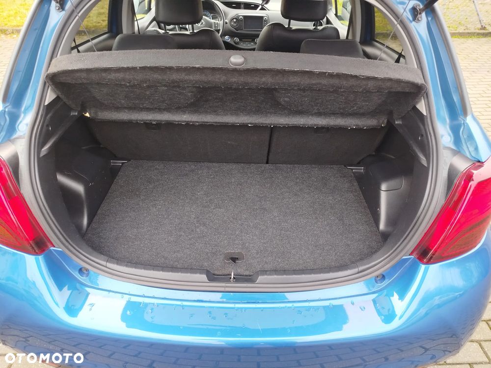 Toyota Yaris Hybrid 100 Premium - 6