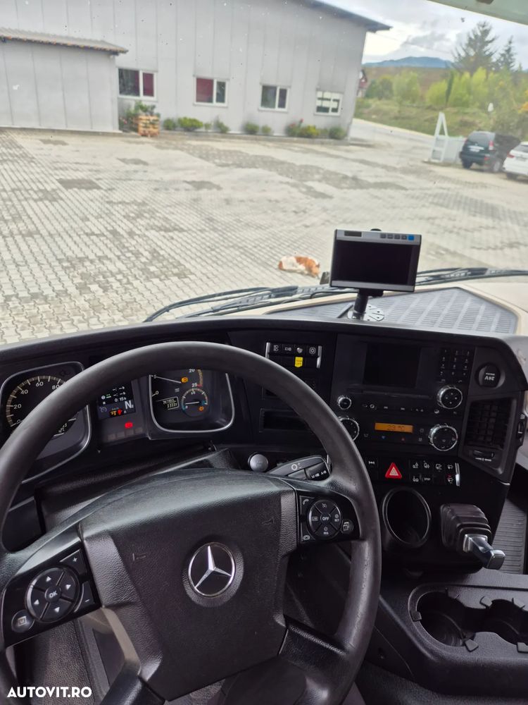 Mercedes-Benz Actros - 11