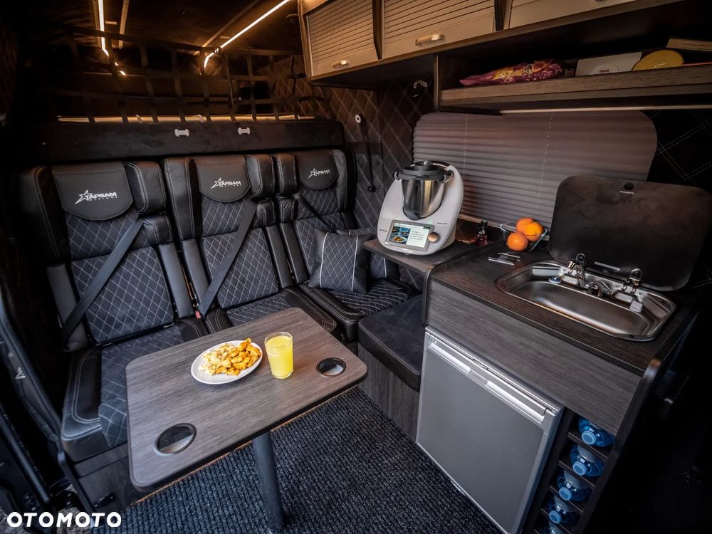 Mercedes-Benz Sprinter - 13