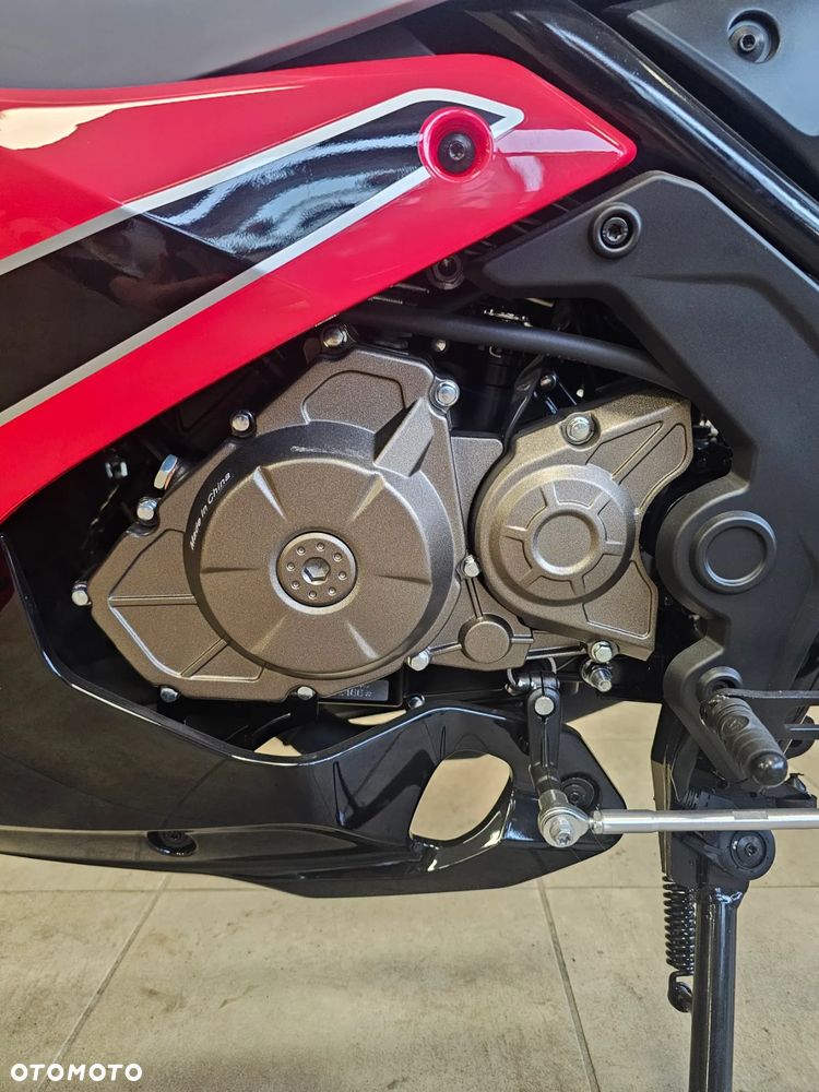 QJMOTOR SRK 125R - 14