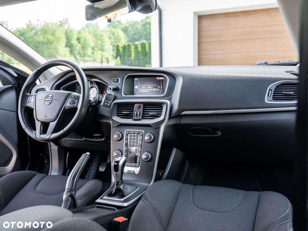Volvo V40 D2 Kinetic - 26