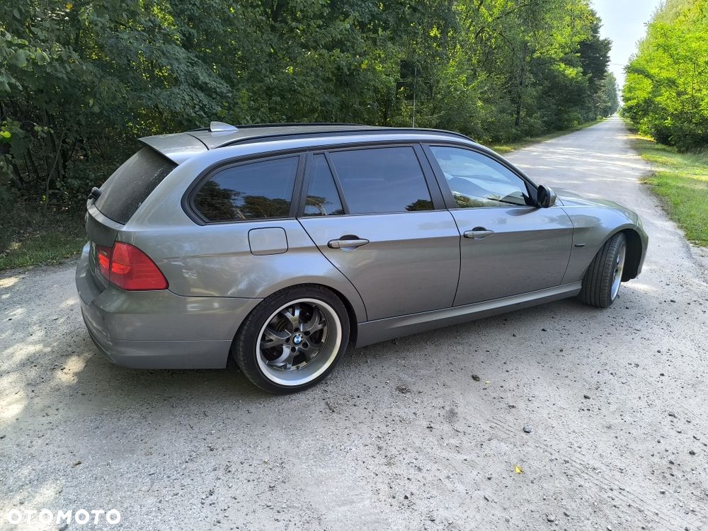 BMW E91 2011 photo 3