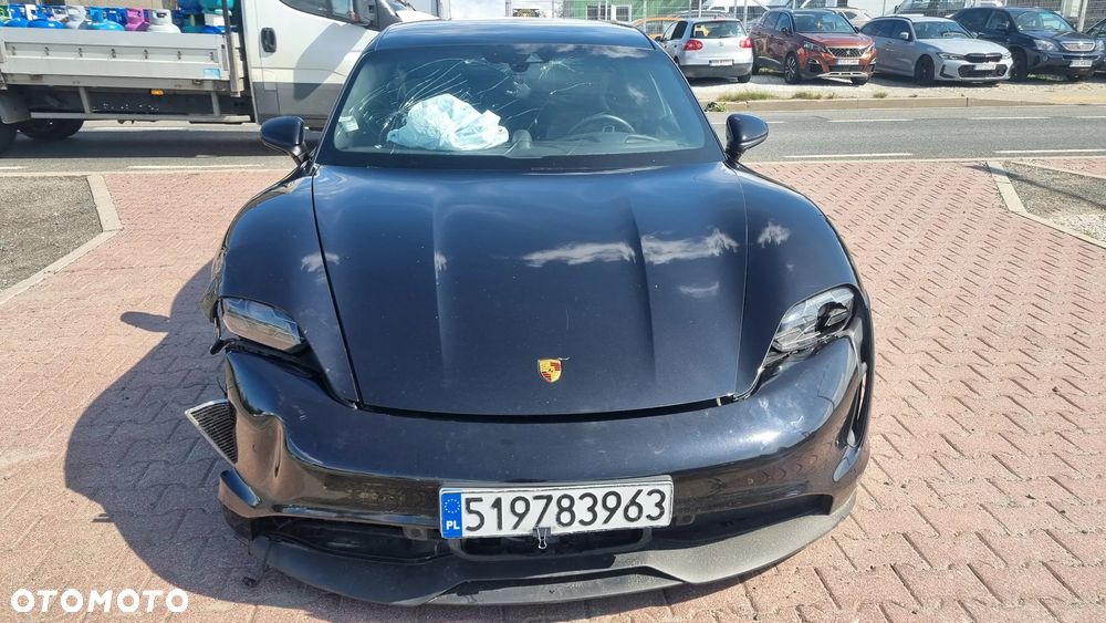 Porsche Taycan Performance Plus - 7