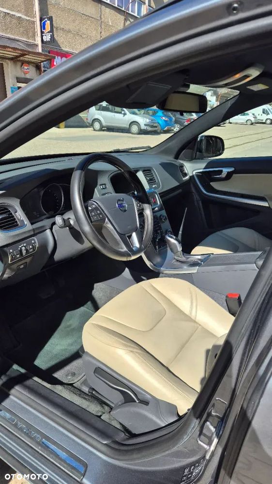 Volvo V60 T3 Drive-E Dynamic Edition (Momentum) - 11