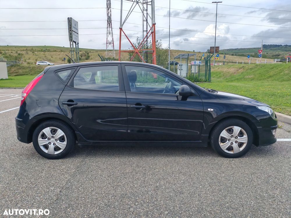 Hyundai i30 i30cw 1.6 CRDi UEFA EURO 2012 Edition - 17