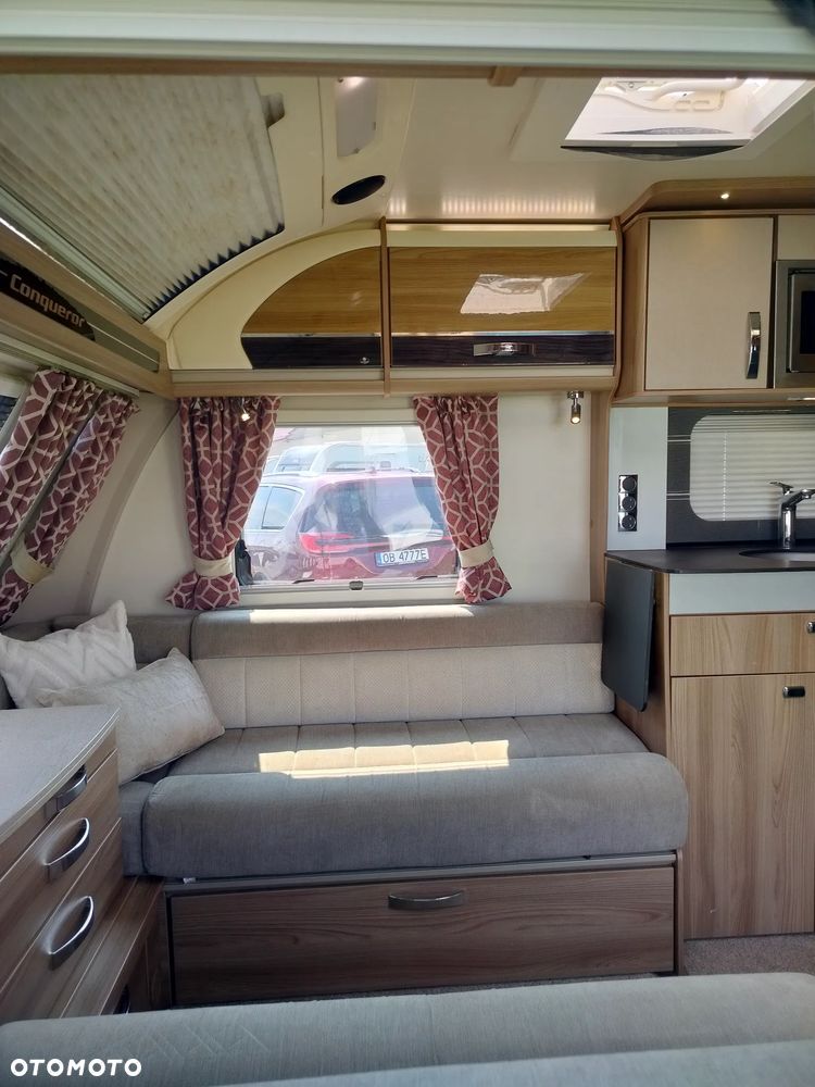 SWIFT Conqueror 560 - 32