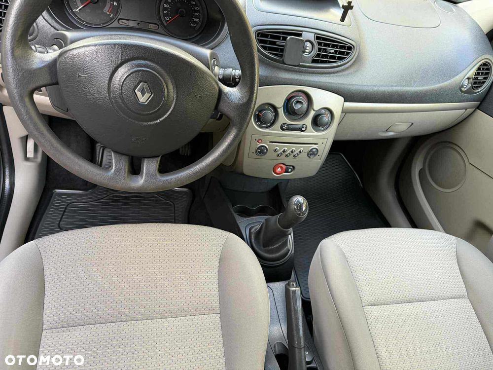 Renault Clio - 14