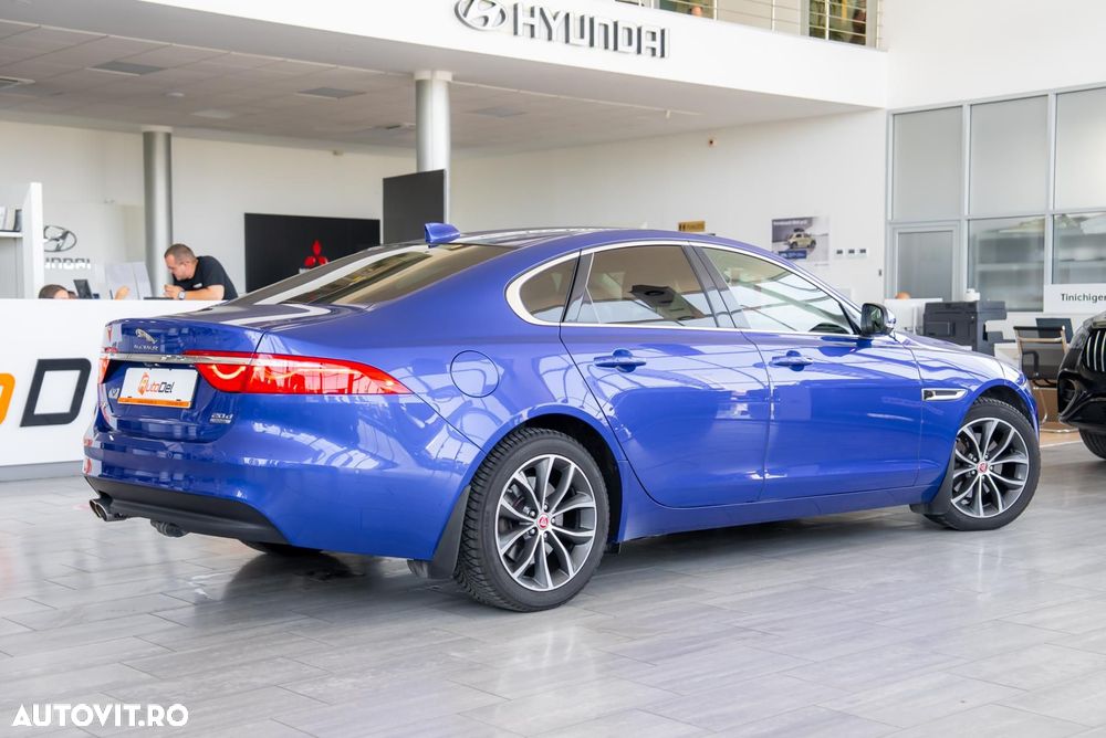 Jaguar XF 20d AWD Prestige - 18