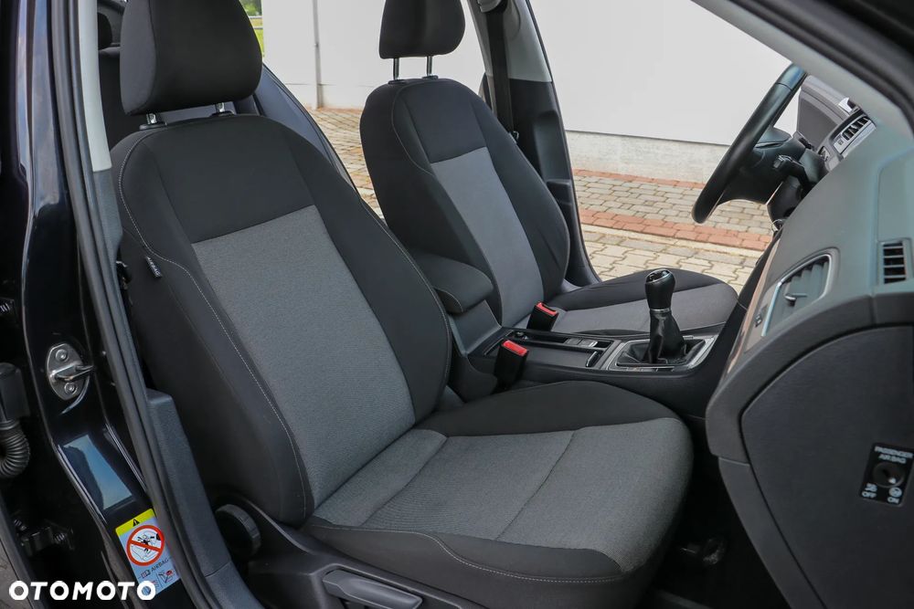 Volkswagen Golf 1.6 TDI DPF Highline - 21