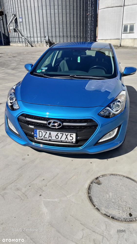 Hyundai i30 blue 1.6 CRDi Premium - 2