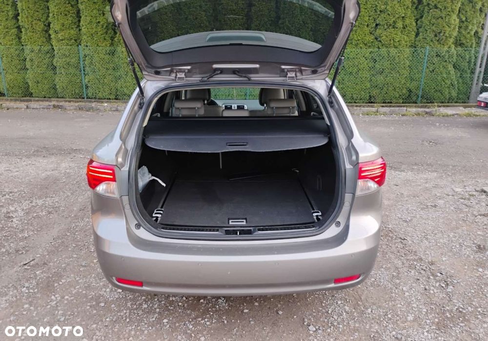 Toyota Avensis - 20