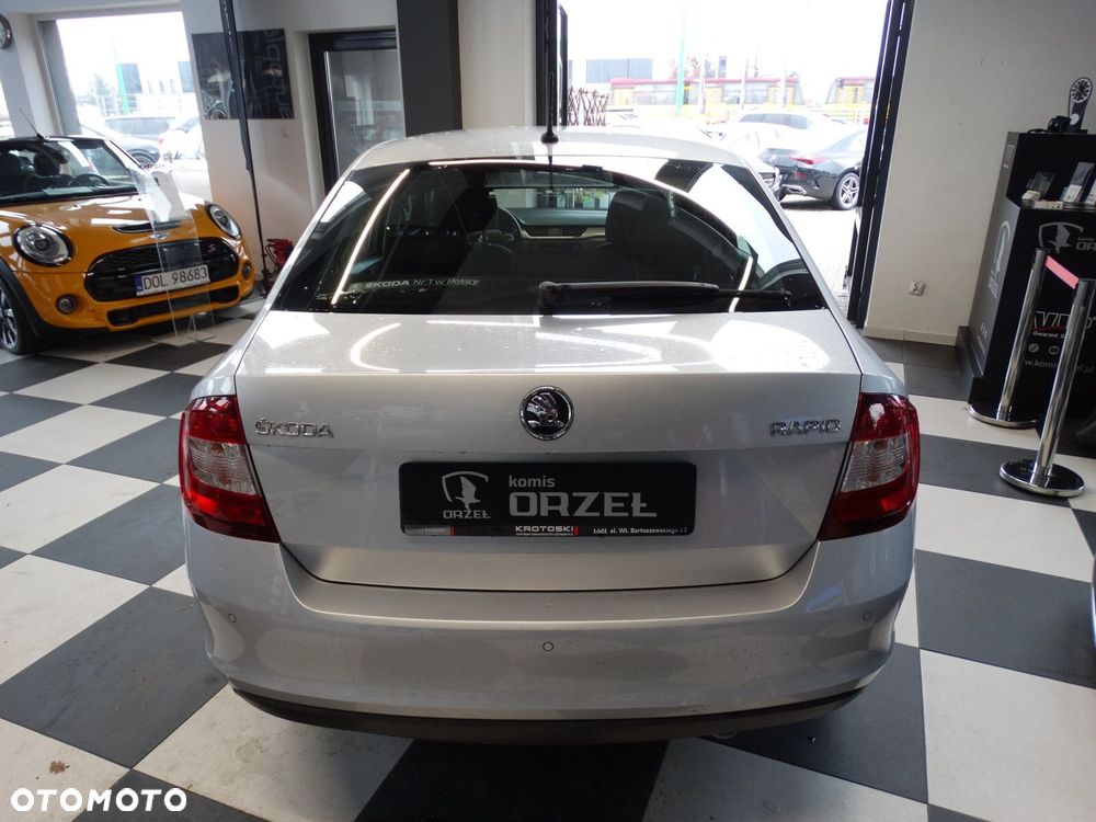 Skoda RAPID - 7