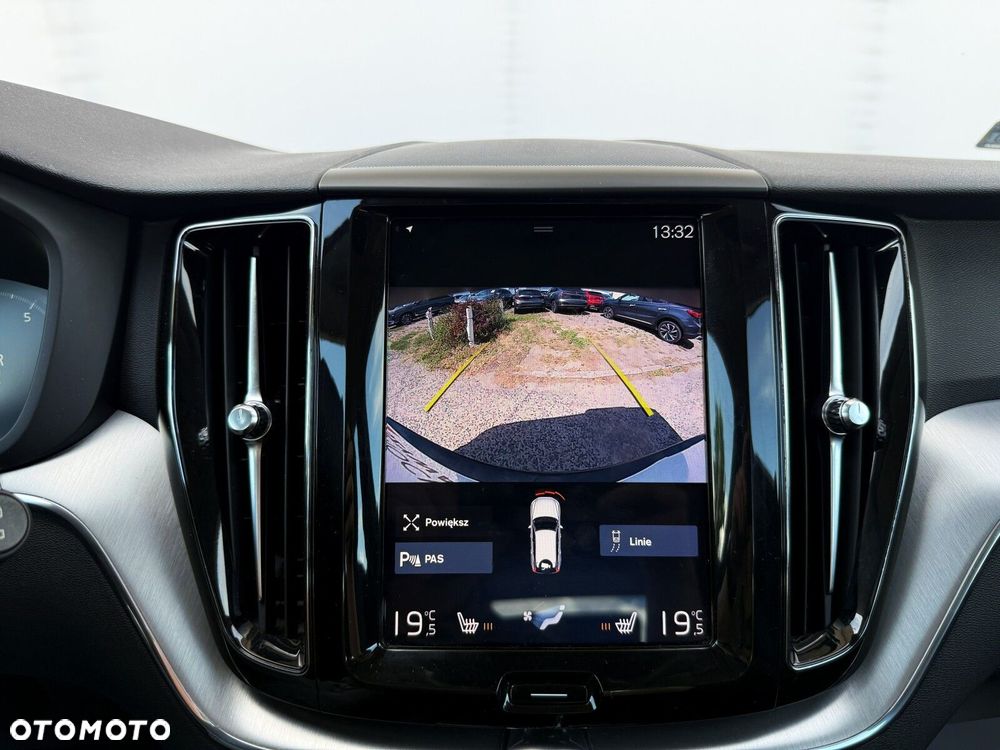 Volvo XC 60 T4 Momentum Pro - 28