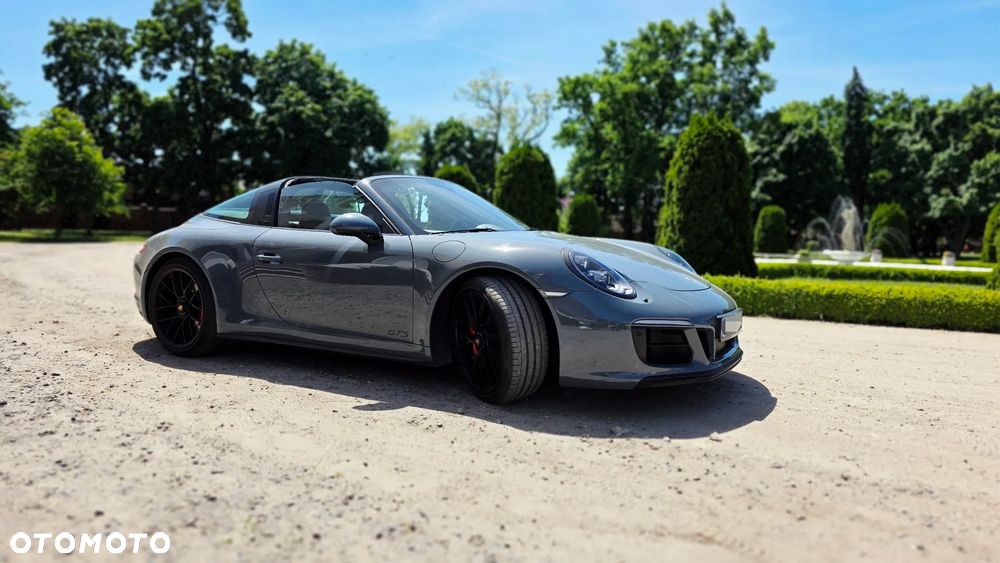 Porsche 911 Targa 4 GTS PDK - 12
