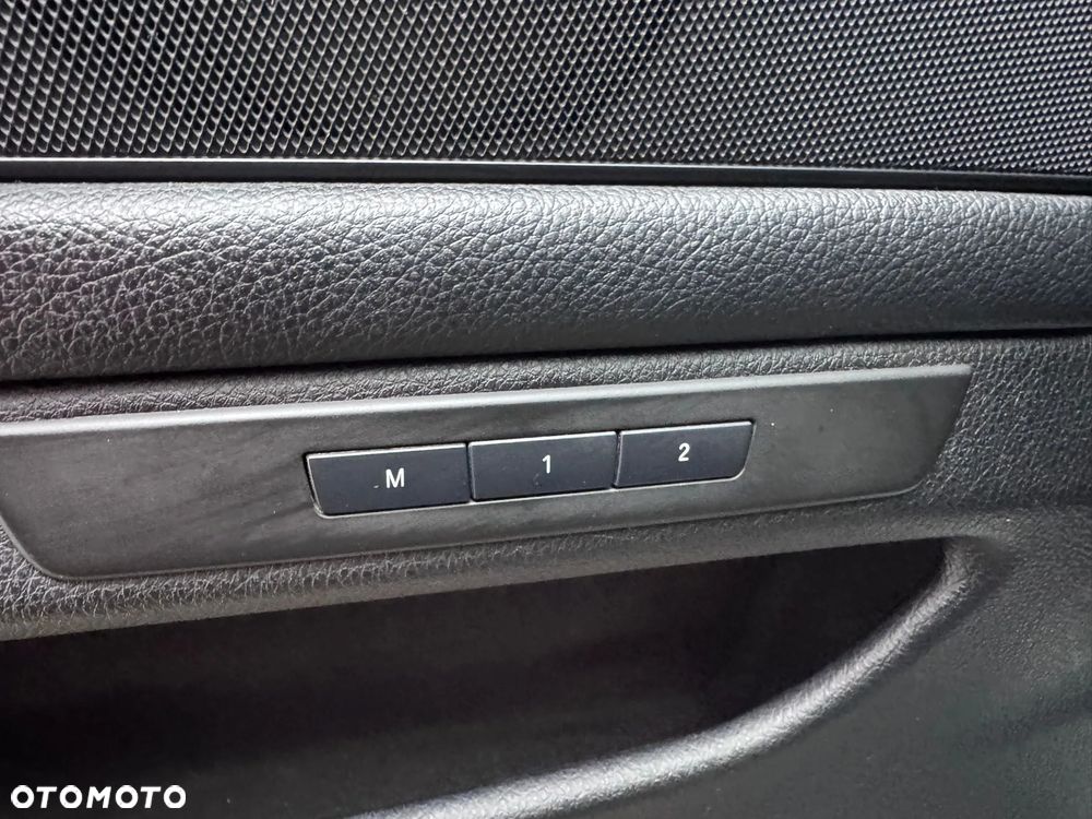 BMW Seria 5 520d xDrive Luxury Line - 22