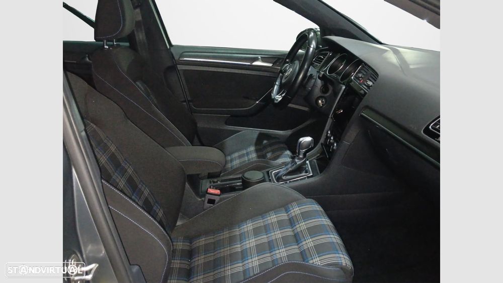 VW Golf 1.4 GTE Plug-in - 11