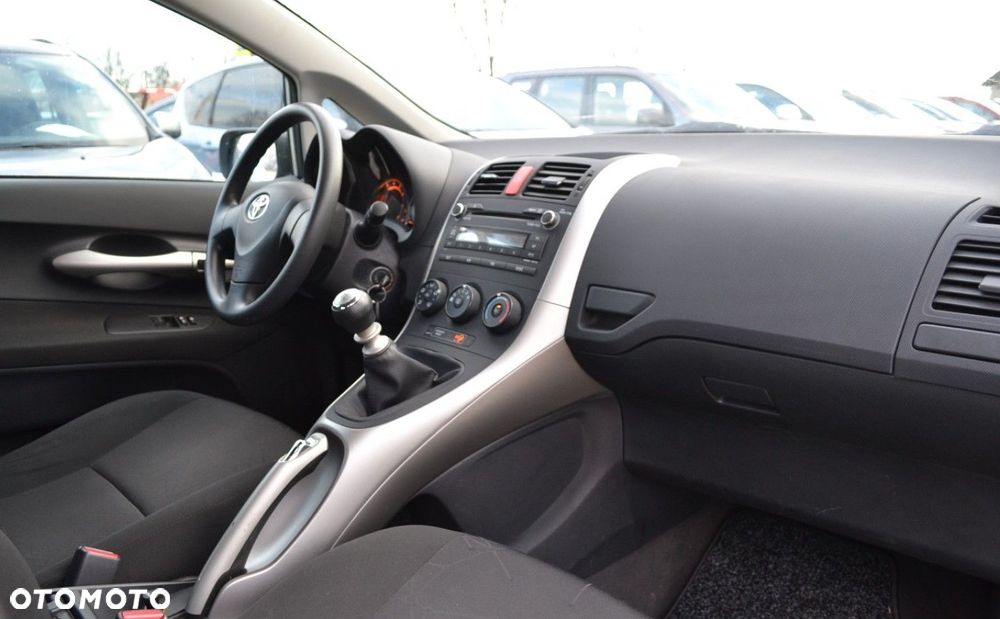 Toyota Auris 1.33 VVT-i Terra - 36