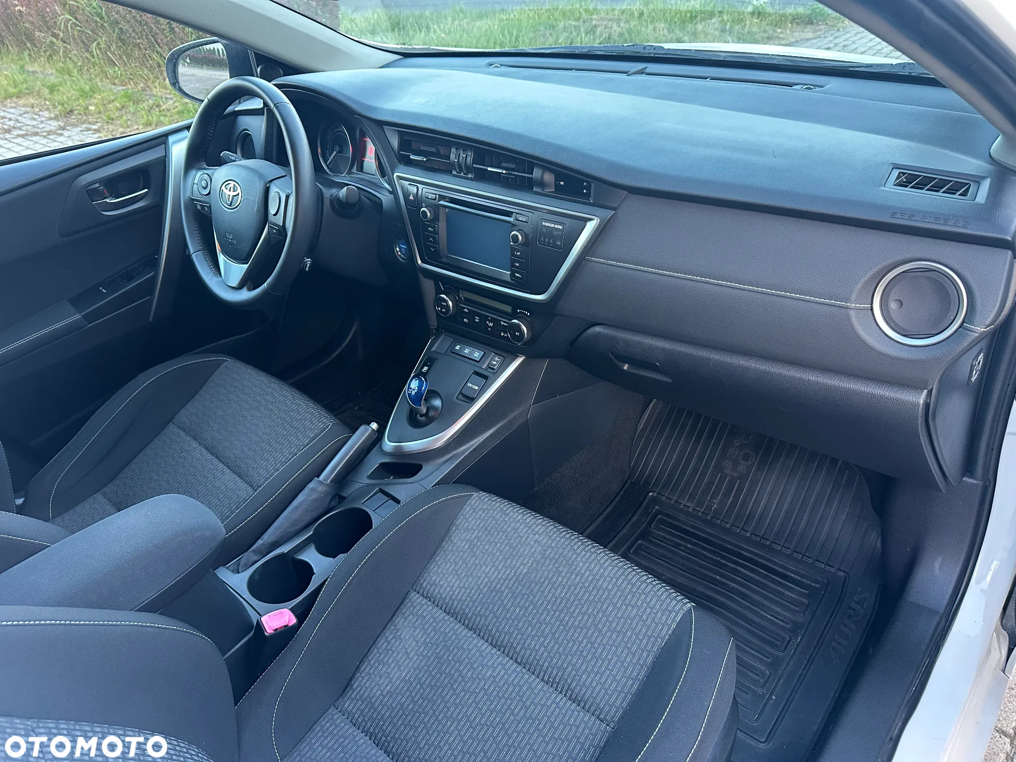 Toyota Auris 1.8 HSD Prestige NAVI - 8