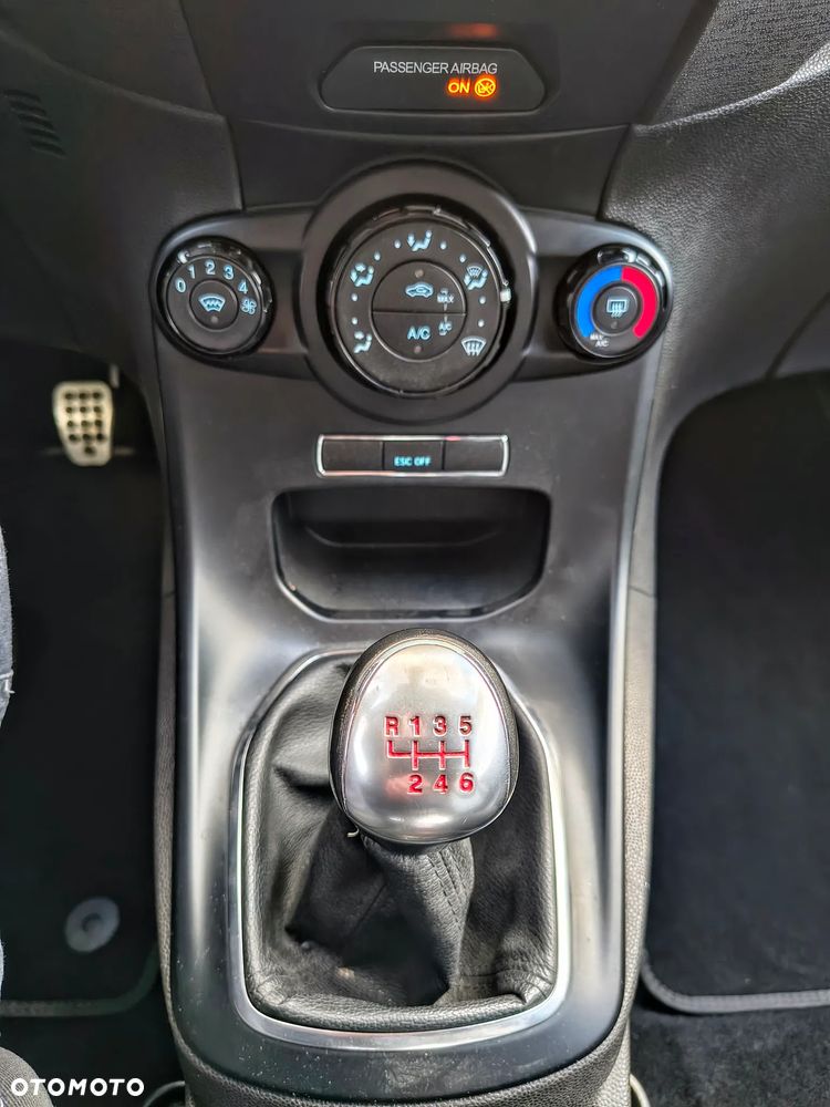 Ford Fiesta 1.6 EcoBoost ST - 14