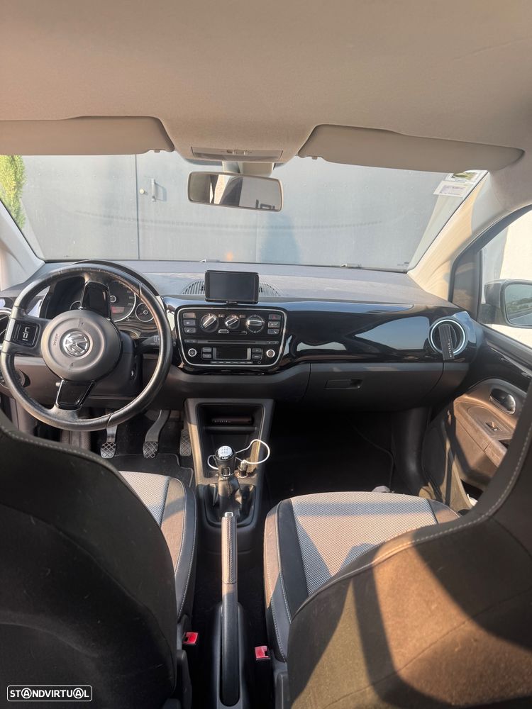 VW Up! black - 13
