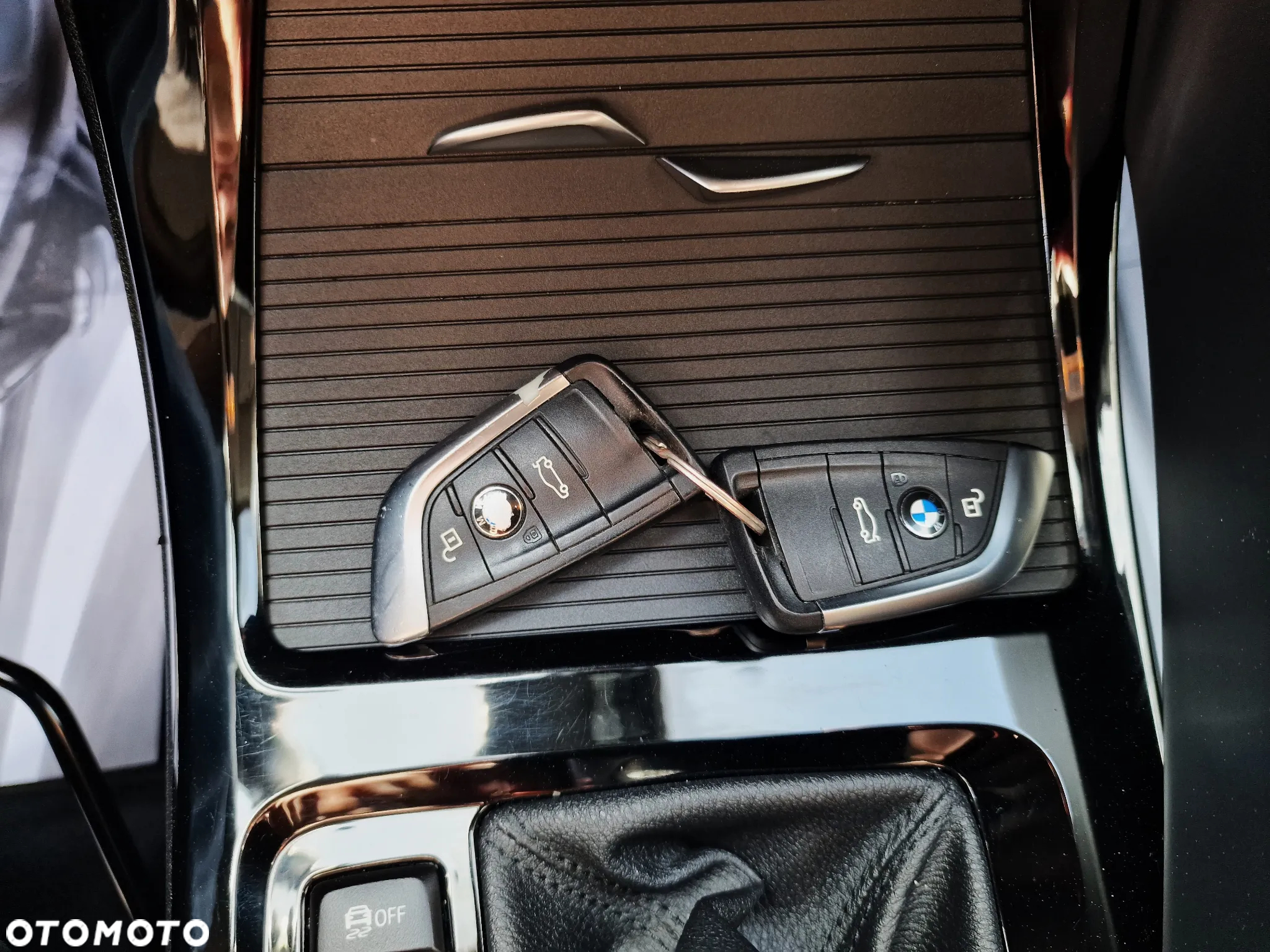 BMW X2 sDrive18d Advantage Plus - 37
