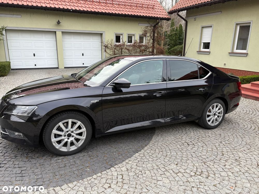 Skoda Superb 2.0 TDI 4x4 L&K DSG - 3