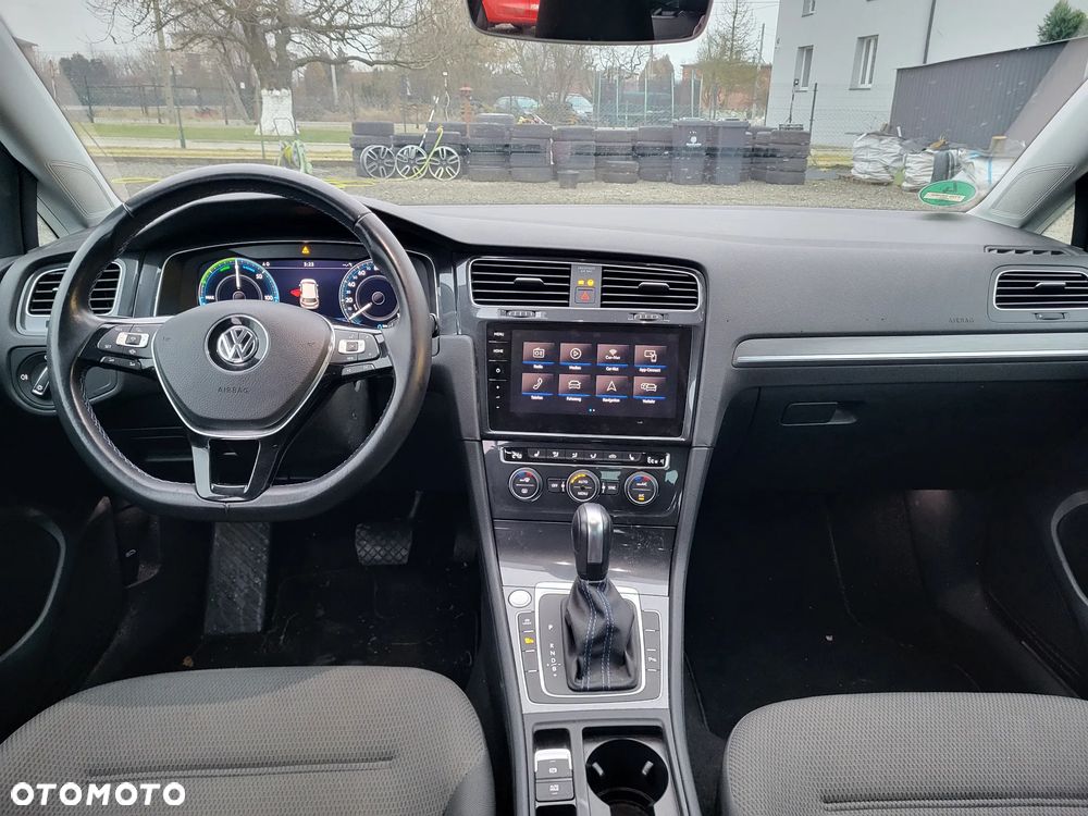 Volkswagen Golf e-Golf - 10