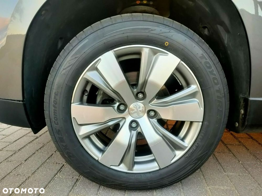 Peugeot 2008 1.6 BlueHDi Style - 32