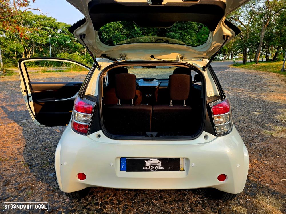 Toyota iQ 1.4 D-4D - 7