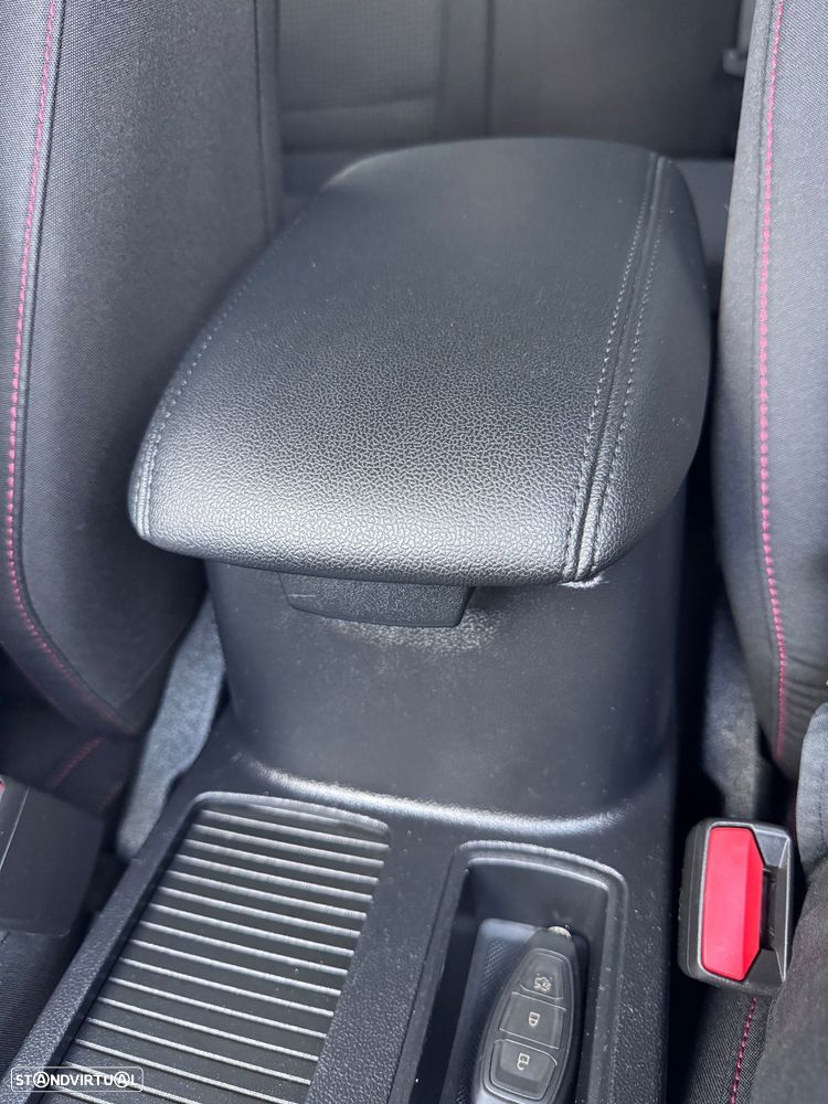 Ford Focus 1.0 EcoBoost ST-Line - 15