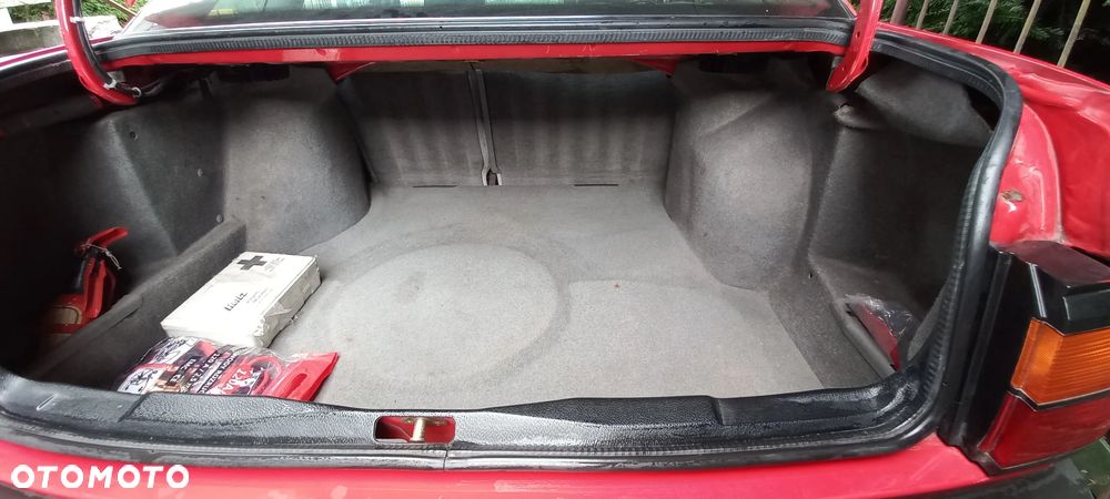 Volkswagen Passat 1.9 TD CL - 23
