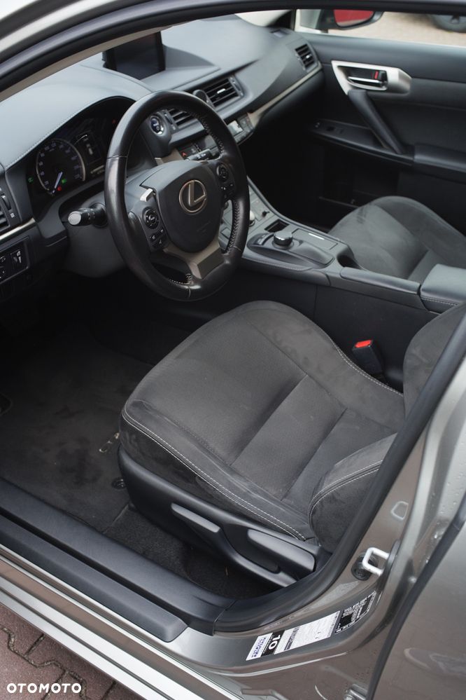Lexus CT - 8