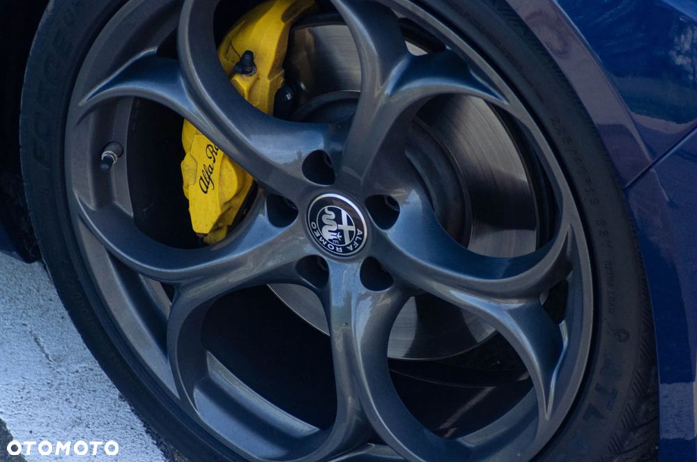 Alfa Romeo Giulia 2.0 Turbo 16V AT8-Q4 Ti - 11